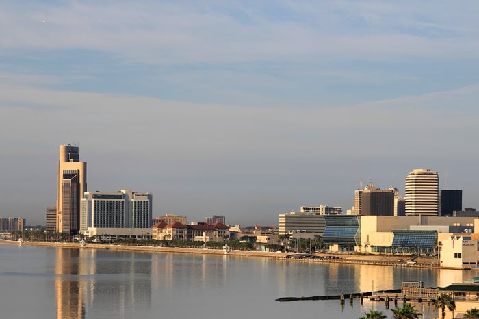 Corpus_christi_tx_skyline_2014