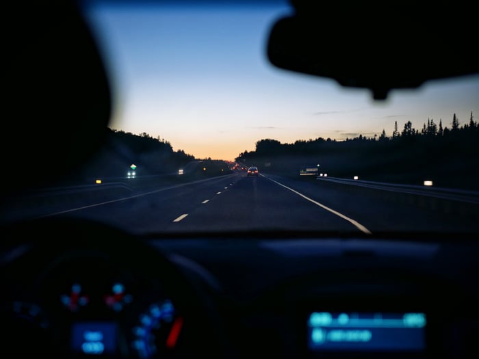 Evening_car_trip_(Unsplash)